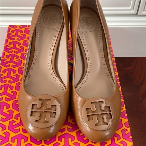 Tory Burch Tan Heels- EUC - Picture 3 of 6